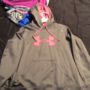 Under Armor sweatshirt